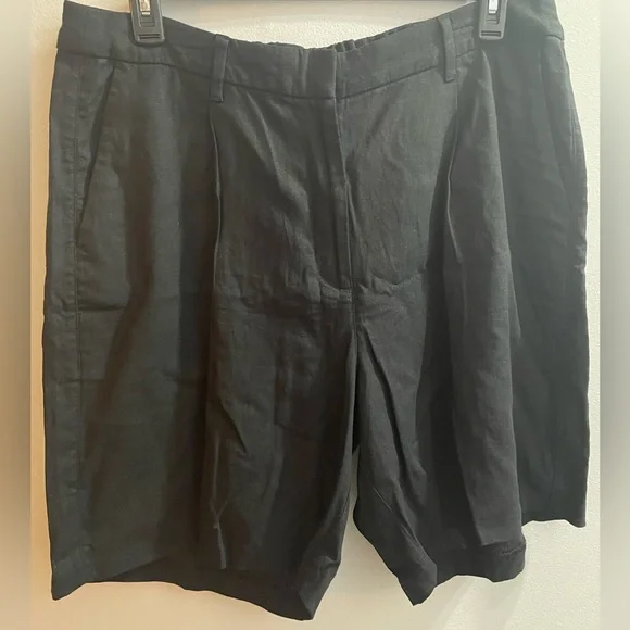 Old Navy Black linen shorts with floral top - Picture 9 of 16